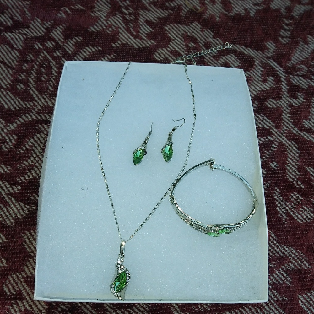 Sterling Silver w CZ August Birthstone Jewelry Set